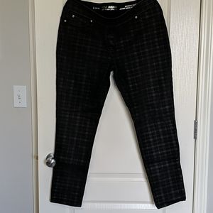 Nygard Luxe Skinny Denim 360 degree 4 way stretch